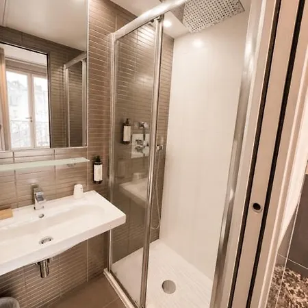 Hotel L'adresse 3*